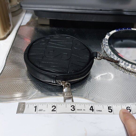 STEVE MADDEN Small SM Logo Waterproof Clip On Pouch Coin Purse Wallet Charm - Picture 3 of 6